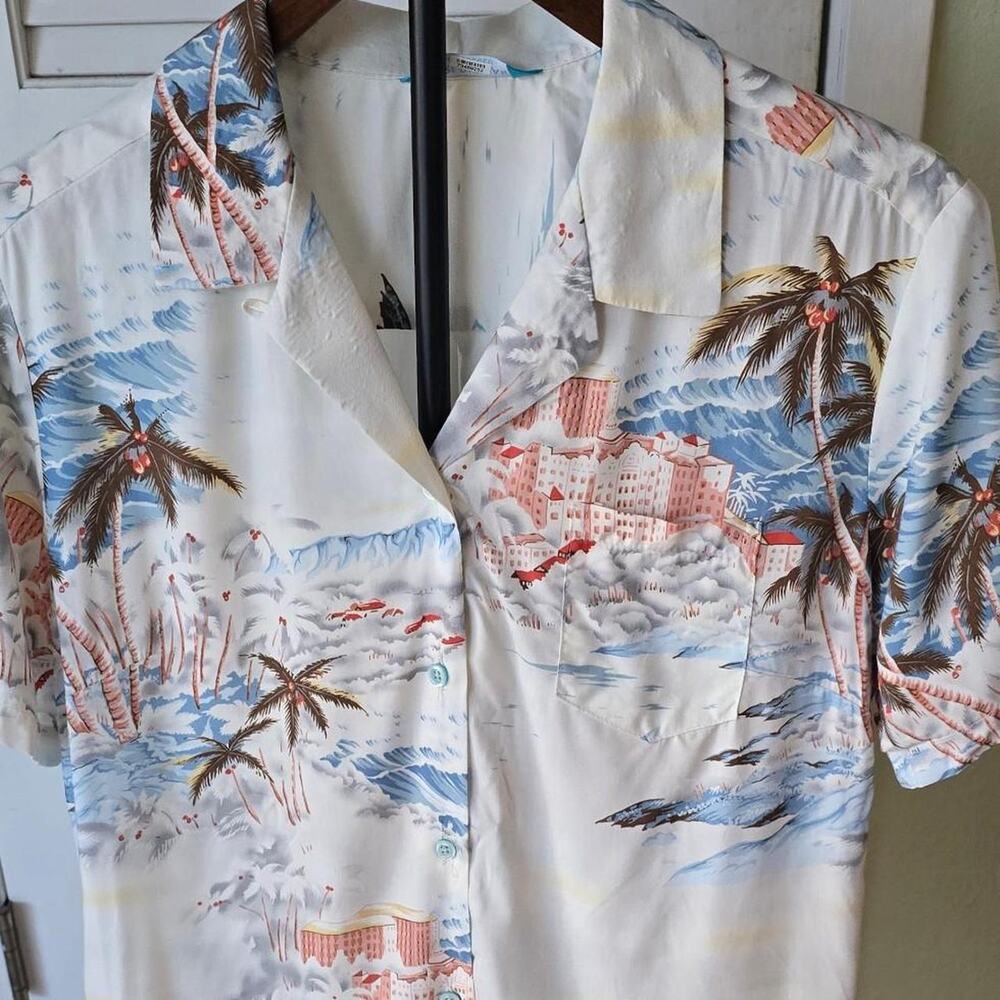 Vintage hawaiian resort shirt coastal